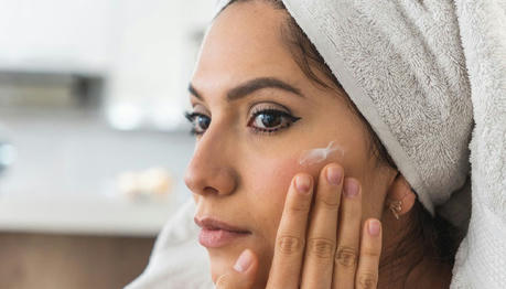 🌟 Top 5 Anti-Aging Secrets Women Over 40 Swear By